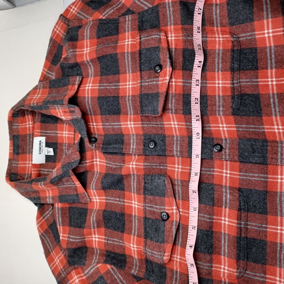 Men's beautiful red plaid shirt. Size small. - Picture 10 of 13